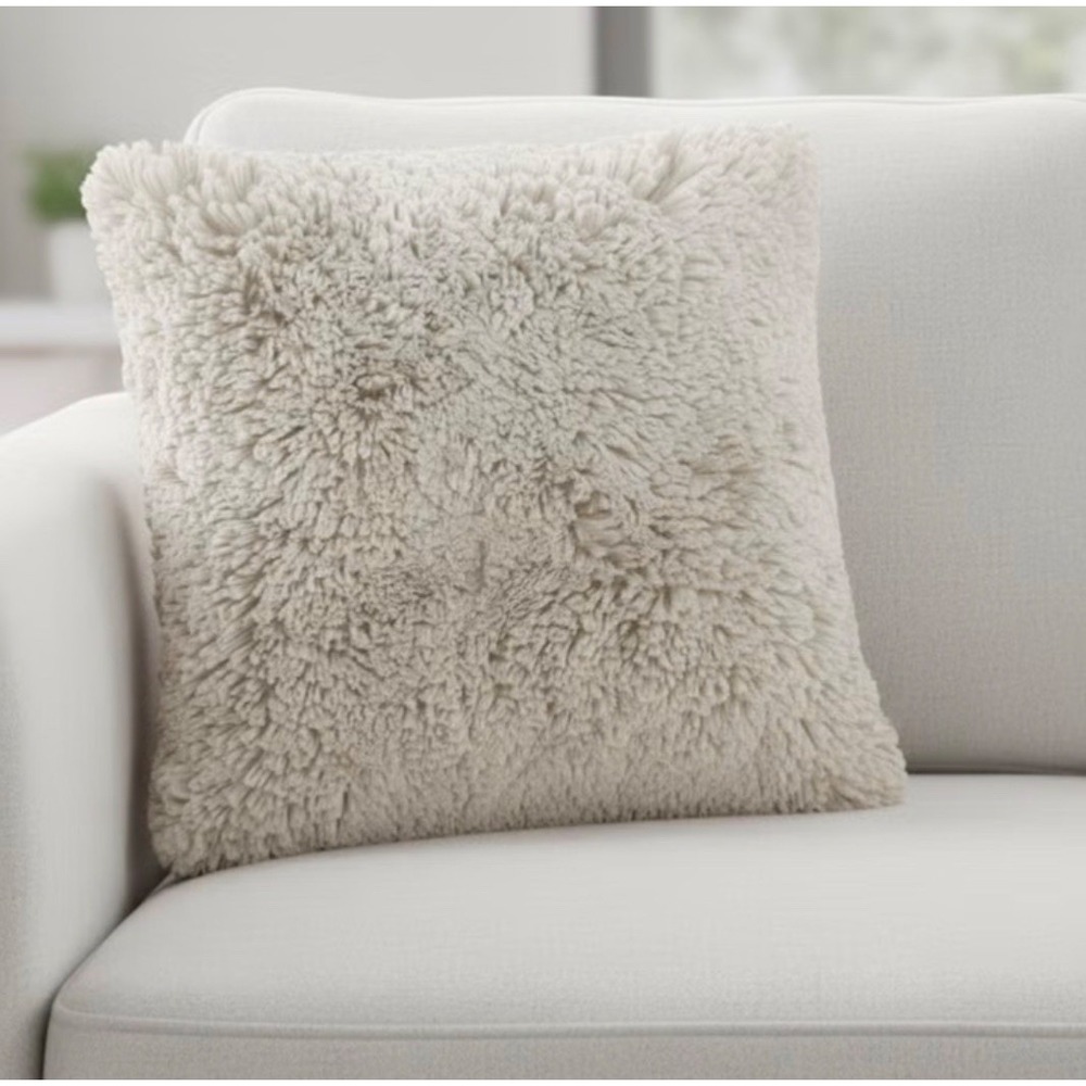 Monarch Faux Fur Decroative Pillow Covers 2 Pack Ivory 20x20 StudioChic New